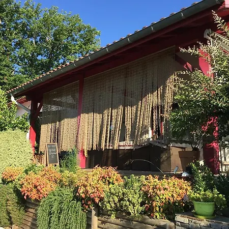 Chambres D'hotes Irrintzina Bed & Breakfast Saint-Pée-sur-Nivelle