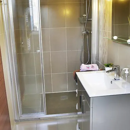 Chambres D'hotes Irrintzina 3*