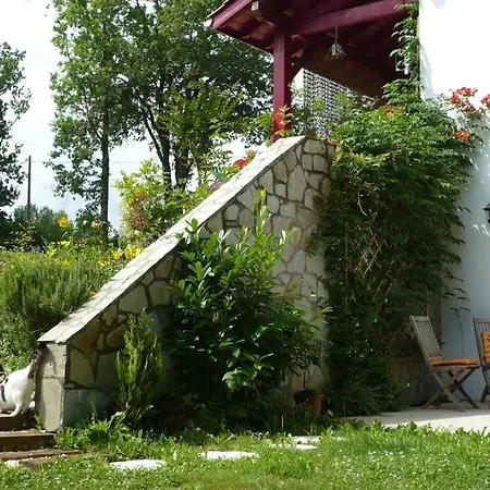 Chambres D'hotes Irrintzina Bed & Breakfast Saint-Pée-sur-Nivelle