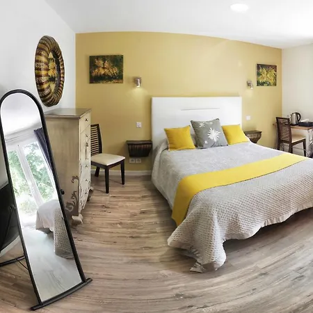 Bed & Breakfast Chambres D'hotes Irrintzina 3*